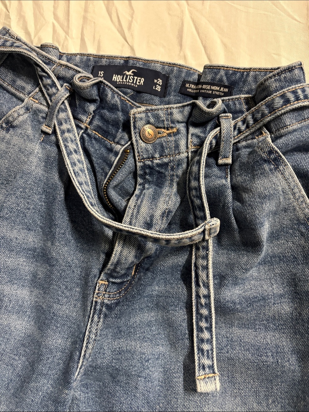 Hollister Women’s Relaxed Light Wash Denim Jeans with Tie Waist